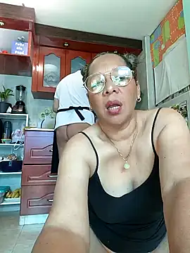 240[2 Feb 08:41] Private Show - video di EliteCoupleMM modella di cam