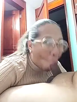 547[17 Mar 05:08] Spy Show - video di EliteCoupleMM modella di cam