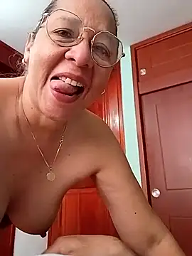 561[18 Mar 07:35] Private Show - video di EliteCoupleMM modella di cam