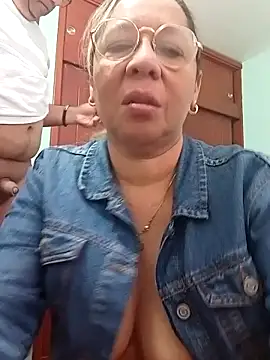 579[23 Mar 07:50] Private Show - video di EliteCoupleMM modella di cam