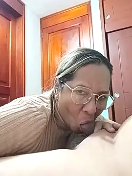 608[27 Mar 21:38] Spy Show - video di EliteCoupleMM modella di cam