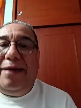 2184[26 Jan 18:39] Public Show - video di EliteCoupleMM modella di cam
