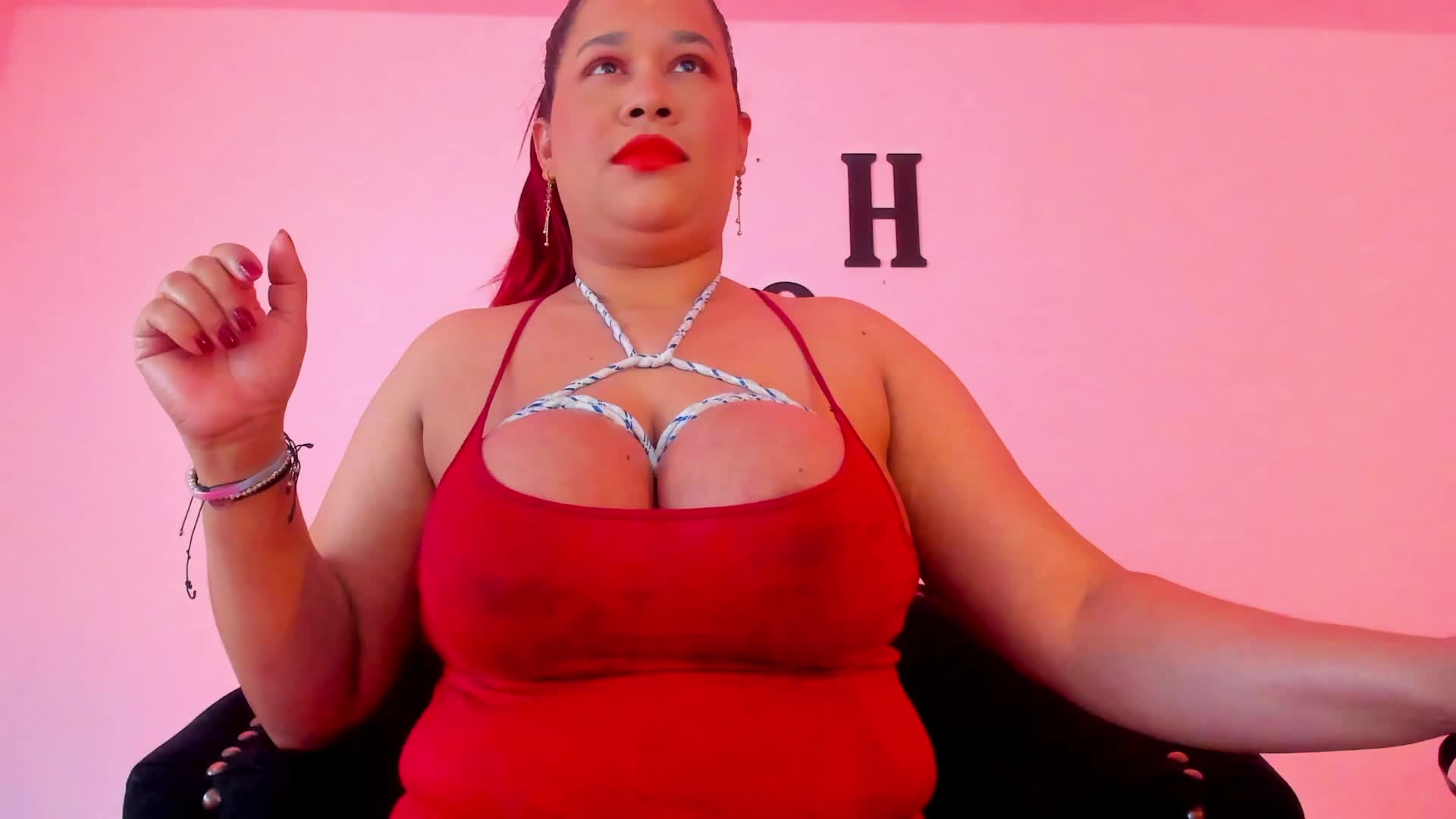 Saliva plus 2 cocks, on the ground 🍆💦🍆🍒😋 - video by alondrabigtits cam model