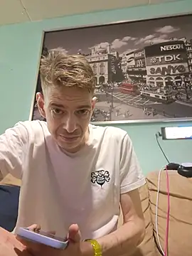 [19 Oct 02:19] Public Show – video af Doggyray44