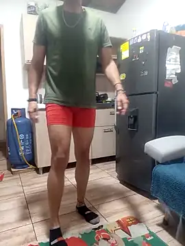 [18 Aug 10:11] Public Show - vídeo de la modelo de cam latinmartin73