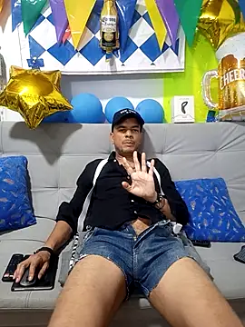tipPublic Show - vídeo de la modelo de cam latinmartin73