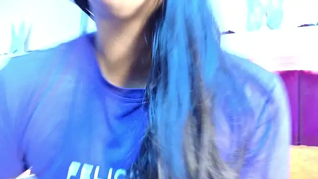 I run to jets only with my fingers - video by JESSYCORTES cam model