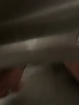 Crussing grabbed a cock under my cubicle - video di TheKingThiago modella di cam