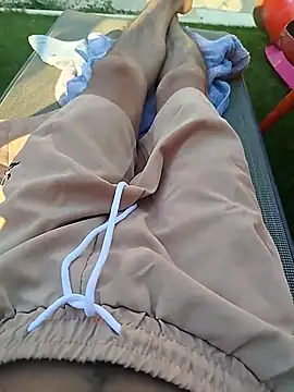 [27 Jun 20:31] Public Show - 視頻由 minitranca 主播提供