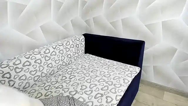 my purple friend - video oleh XLovely_LanaX kamera model