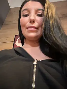 🧨 risky the horny baby squirts💦into a coffee cup in public at the KFC😈