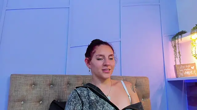 Sexy striptease, fuck hard and squirt - video by aliceferrer_ cam model