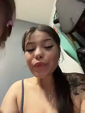 Mila and Chloe+FRENCH KISS+FUCK each other+TWO pussy SQUIRT in GYM🤤💦 - Chloe__Moon 캠 모델의 동영상