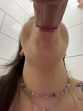 Mmm, the most delicious cock in Chloe's mouth!🤤🤤🤤 - فيديو من Chloe__Moon موديل الكام