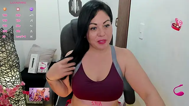 small eruptions - video oleh model kamera jessicarabbit_1