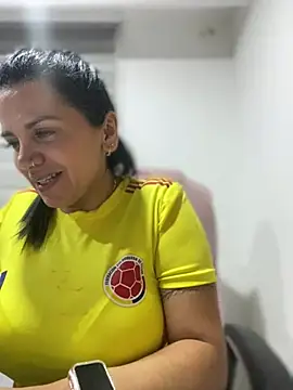 Fuck me the soccer game - video by Milff_parkerrr cam model