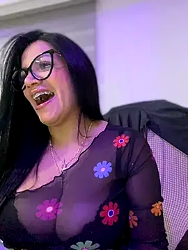 Exciting secretly at home 🥵 - video by Milff_parkerrr cam model