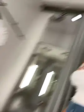 FITTING ROOM OPEN DOOR SQUIRT GIVE STRANGER LOOK! - video by justmilaa cam model