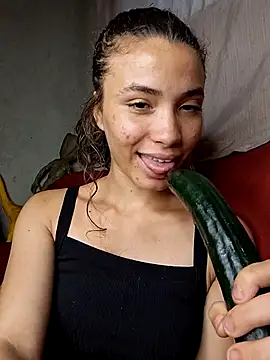 Private Show 🥒💦🔥🍑😈 – video af PocaHontas2026 cam-model