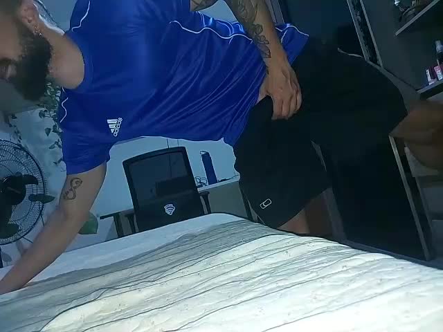 Estilo esportivo, com direito a punheta e cuspida no tenis. - vídeo de la modelo de cam Harygot