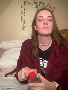 Pussy play - video by freaky007fox cam model