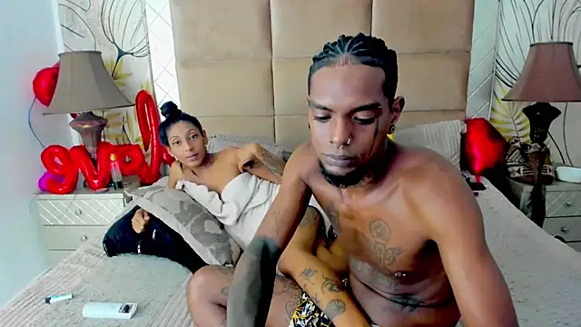 [4 Oct 07:06] Private Show super blowjob cum in her ass - vidéo du modèle de showcams bigblackhotx1