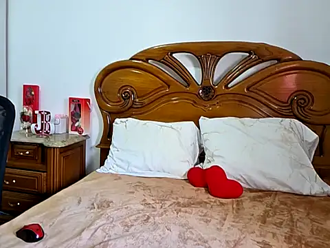 Vibrate my ass and fuck me - video by Julie_Boronat26 cam model