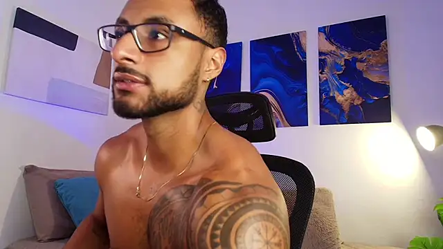 doggy style is my favorite position I like my spleece and my great ass - vídeo de la modelo de cam LiamGarcia1