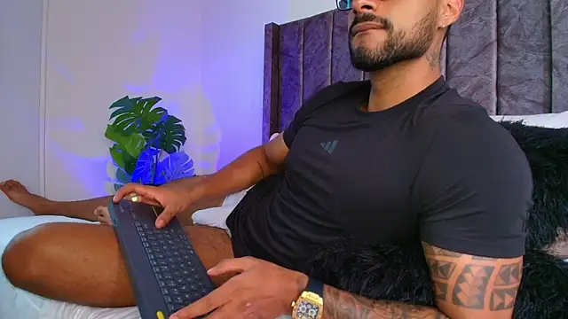 come with me - vídeo de la modelo de cam LiamGarcia1