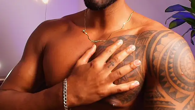LiamGarcia1 - Video Tren Model Kamera 8433