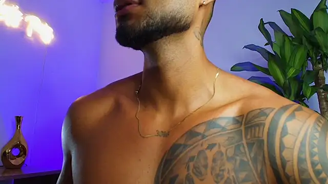 enjoy this great show - video by LiamGarcia1 cam model