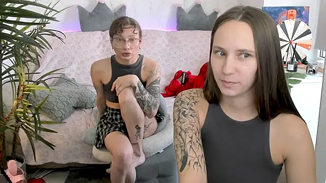 oil on ass - video od modelky/modela HotCaramellsTV