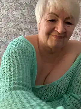 Private Show - video by Laura_Millf cam model