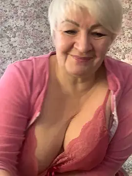 Private Show - video by Laura_Millf cam model