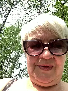 Private Show - video by Laura_Millf cam model