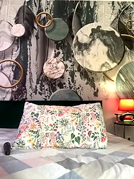 Private Show - video by Laura_Millf cam model