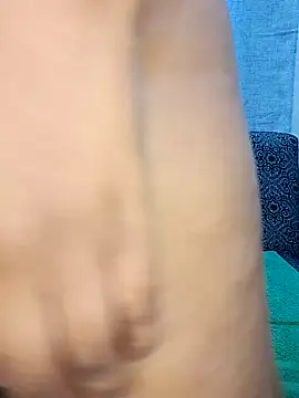 Lay down let me ride you  🥵 - video by juicygoddess2 cam model