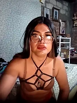 Soy nueva en esto será que algún día Aga mi show privado - video by yovana13 cam model