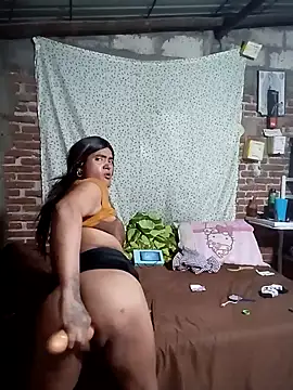 Soy nueva en esto será que algún día Aga mi show privado — filmik yovana13, modela(-lki) na kamerkach