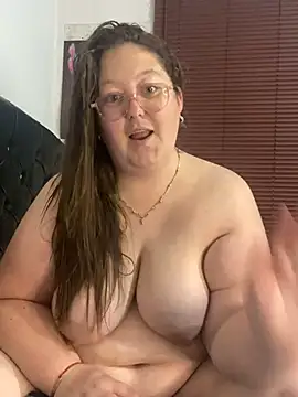 LUSH + DILDO IN PUSSY :DEVIL: – video modela na kameri Chloee_Peach