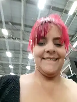 Showing my tits in the supermarket - Ambarsexbutler adlı kamera modelinin videosu