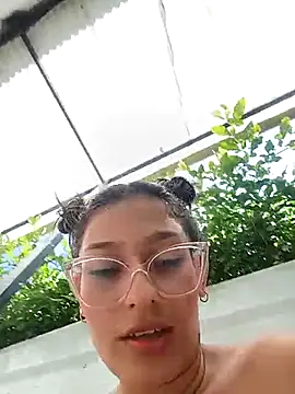 ride dildo in my garden - ক্যাম মডেল Ary-18-এর ভিডিও