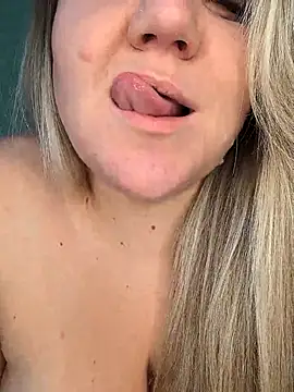 suck and ride u - video by AnnaCurvy cam model