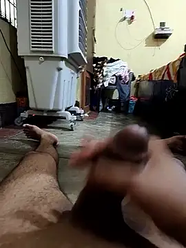 [16 Jun 00:36] Public Show - vídeo de la modelo de cam MotaLund6712