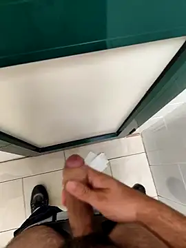 [15 Aug 23:26] Public Show - clip cu coppiapazza model videochat