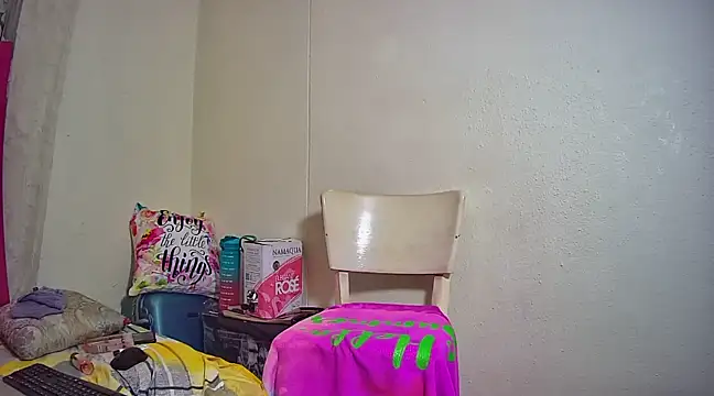 Titty suck n feet fetish Private Show – video od webkamerové modelky ThickianaRider