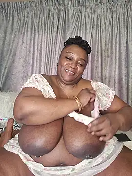 I just wanna fuck you back n front (Private Show) – video od webkamerové modelky ThickianaRider