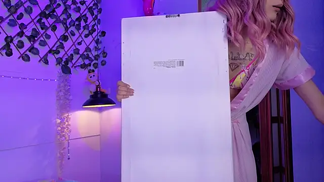 Meet the real Ann.🌸 - video by lauren_evans96 cam model