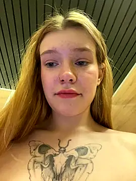 couldn't resist and started masturbating in the toilet - video by Honey___Hot cam model