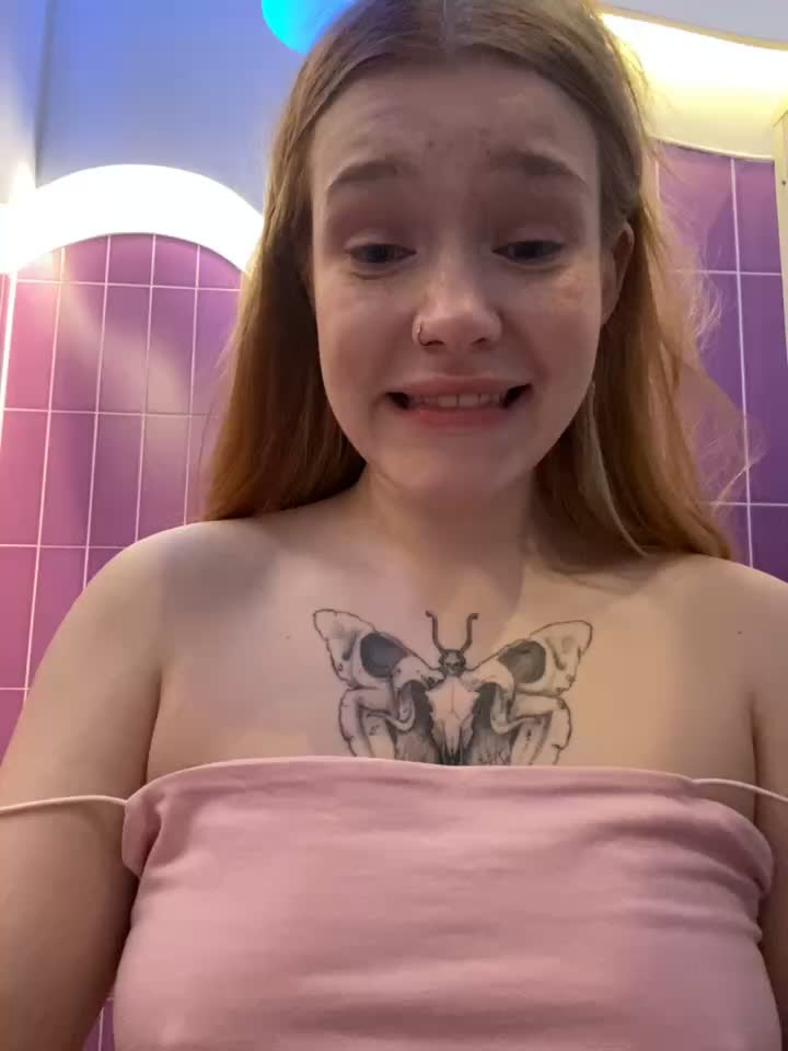SWEET RUBY CUMS CONVULSIVELY IN A PUBLIC TOILET😍😍😍 - video by Honey___Hot cam model
